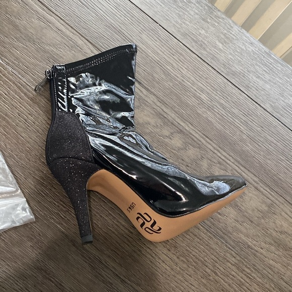 NWT BURJU Savage Ankle Closed Pointed Toe Wet Look With Sparkle Heel | 6.5 - Picture 9 of 10